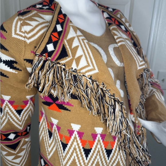 Chaser Tan and Pink Cardigan with Geometric Patterns - Picture 6 of 12